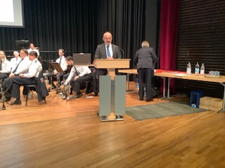Kleves Bürgermeister Wolfgang Gebing richtet ein Grußwort an die Anwesenden