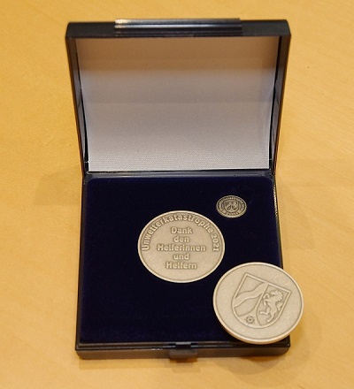 Die Medaille im Gedenken an die Umweltkatastrophe 2021. Foto: Kreis Kleve